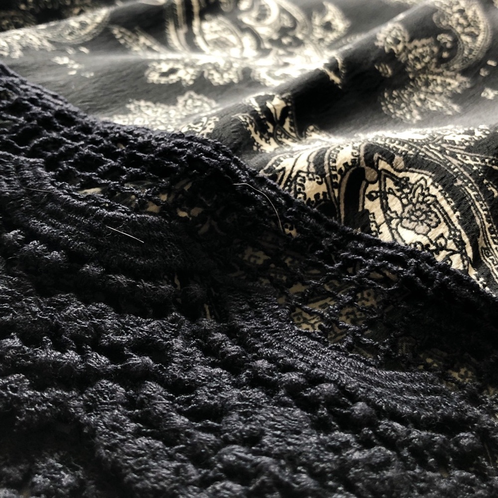 Flowy Patterned Tank Top - Picture 4 of 6
